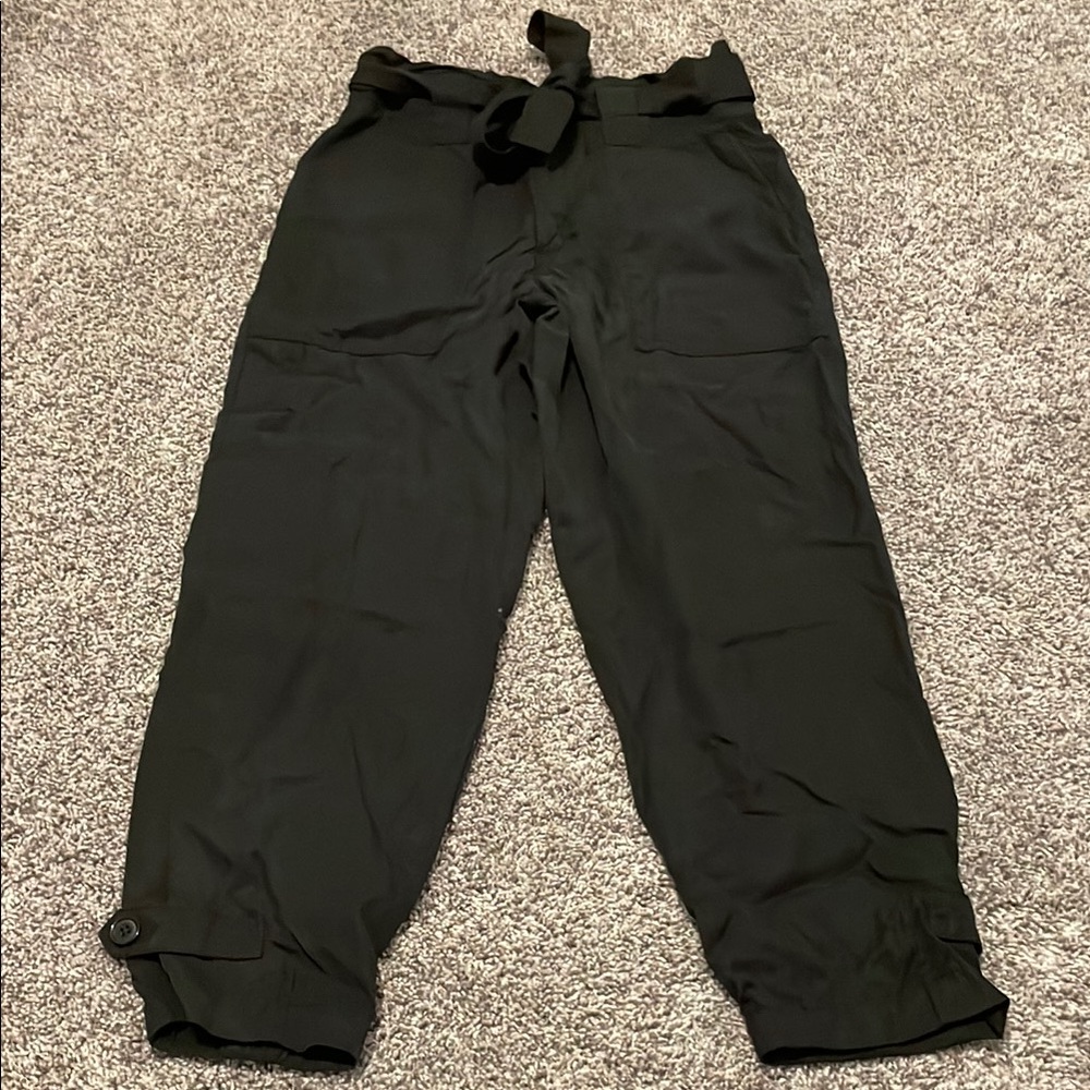 Banana republic size 4 capri Black Tie-Waist Pants